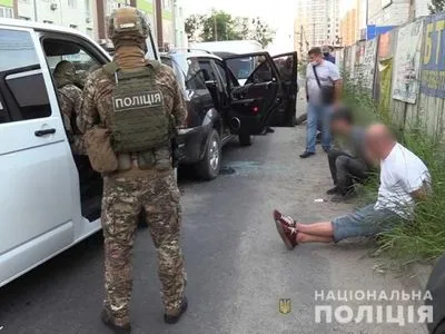 В Киеве во время спецоперации задержали банду за разбойные нападения на дома граждан