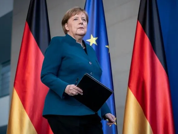 Меркель: Німеччина вважає за потрібне реалізувати "Північний потік-2", Україна повинна зберегти роль транзитера газу