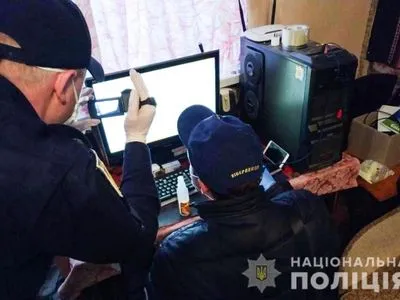 На Буковине подростка подозревают в продаже личных данных иностранцев через интернет