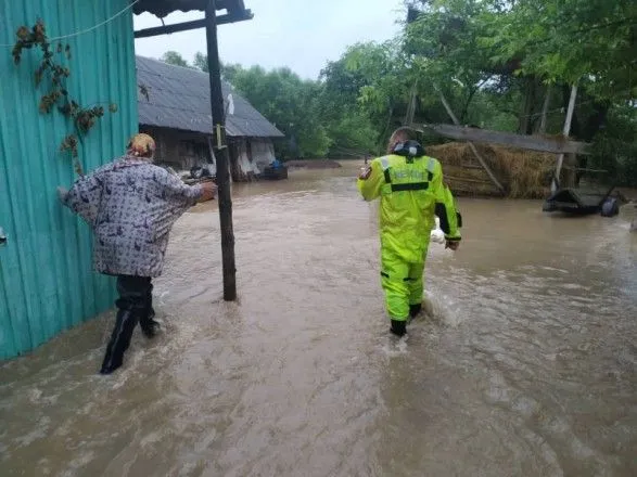 Красный крест предоставит помощь для преодоления последствий наводнений на западе Украины — Стефанишина