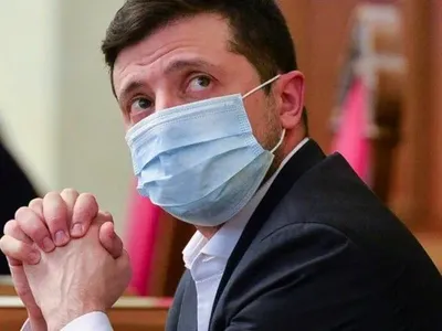 Украина стала лучше защищать медиков от COVID-19 - Зеленский
