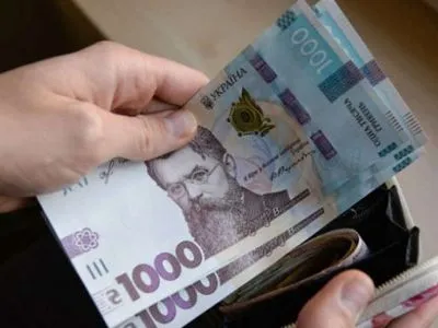 Шмыгаль рассказал о трех этапах повышения минимальной зарплаты на 2021 год