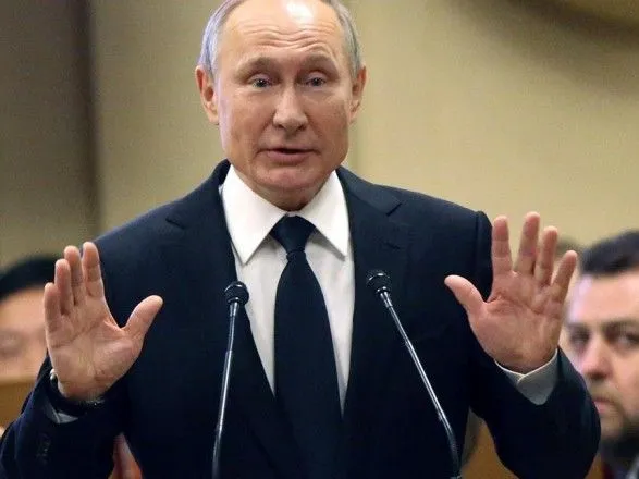 В России вступили в силу изменения в конституцию, которые позволяют "обнулить" сроки Путина