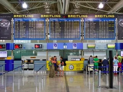 Інцидент в аеропорту Афін: прикордонники пояснили, чому випустили українців до Греції