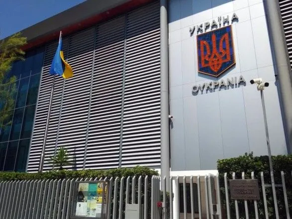 Інцидент з українцями в аеропорту Афін: посольство хоче запобігти депортації