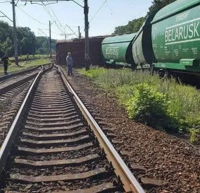 Вантажний потяг зійшов з рейок на Кіровоградщині