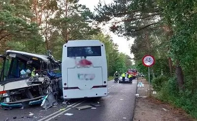 В Польше произошло ДТП с тремя автобусами: 14 человек пострадали, в том числе двое детей