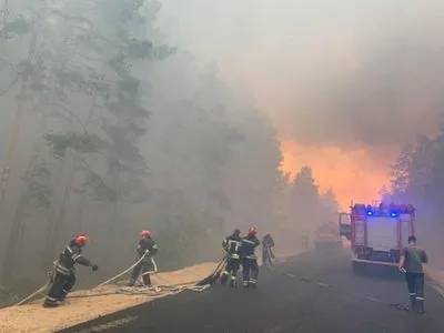 Лесные пожары в Луганской области: для эвакуации пострадавших работает восемь вертолетов Ми-8