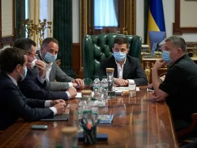 Зеленский собрал срочное совещание относительно лесных пожаров в Луганской области