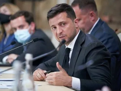 Зеленський обговорив із підприємцями розвиток медичного туризму на Буковині