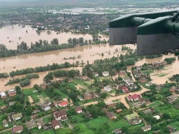 Зеленскому передали на подпись законопроект о выделении 2 млрд грн на ликвидацию последствий наводнения