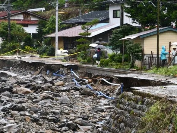 Число жертв наводнений и оползней в Японии достигло уже 66 человек