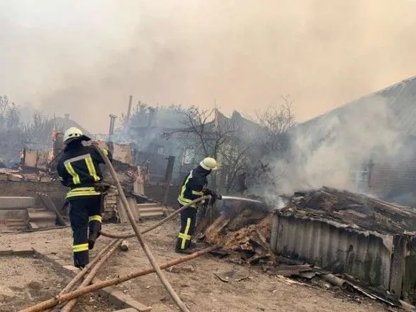 ДСНС: гасіння лісової пожежі на Луганщині продовжується, відкритого вогню немає