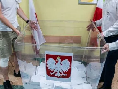 В Польше начался второй тур президентских выборов