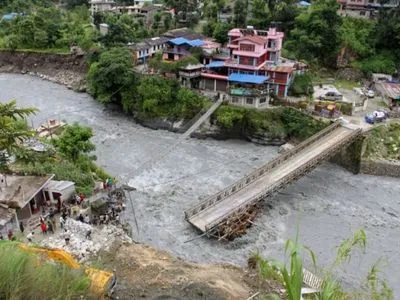 В результате наводнений и оползней в Непале погибли не менее 40 человек