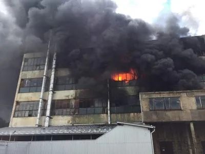 В Черновцах произошел пожар на производстве