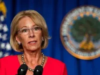 Министр образования США выступила за открытие школ осенью