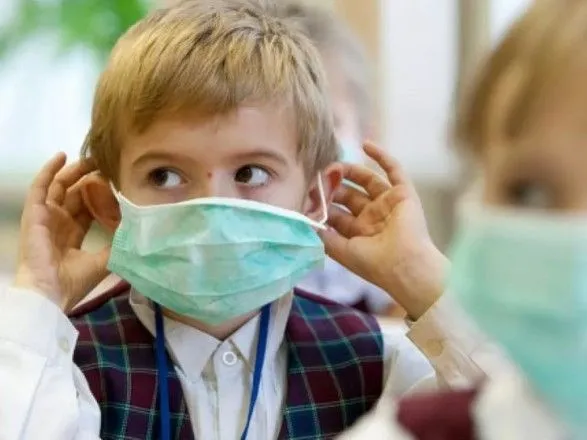 Температурный скрининг, антисептики и маски: в Минздраве рассказали о правилах обучения в школах с сентября