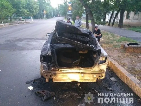 Очільнику “Нацкорпусу” в Миколаєві спалили автівку