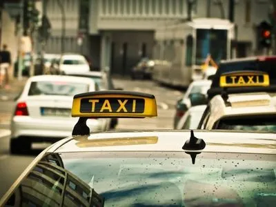 Подсел в такси и пытался ограбить: в сети обсуждают небезопасные поездки на Uber