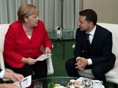 Зеленский поздравил Меркель с днем рождения