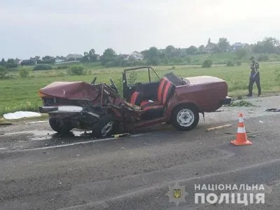 В Ровенской области столкнулись легковушки: один водитель погиб, пассажирка с детьми - в больнице