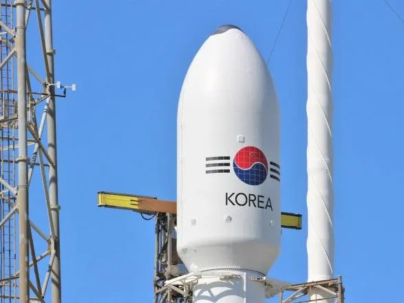 SpaceX запустила ракету со спутником связи для южнокорейских военных