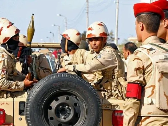 Парламент Египта разрешил президенту отправить войска в Ливию