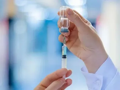 Боротьба з COVID-19: розроблена в Оксфорді вакцина здатна виробляти антитіла