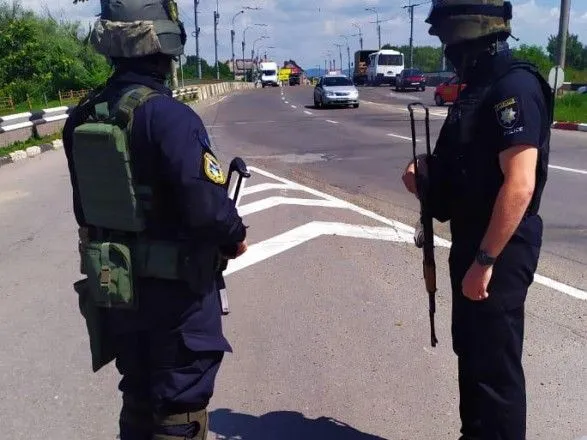 Поліція і Нацгвардія посилили заходи безпеки у дев’яти регіонах України