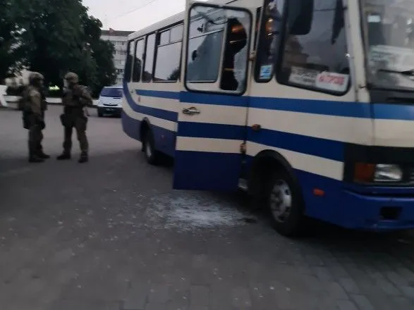 Все целы: Аваков показал видео с освобожденными заложниками