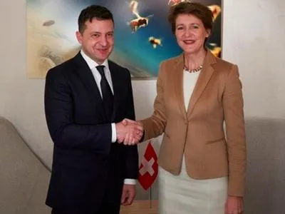 Зеленский в четверг отправится на Донбасс с президентом Швейцарии