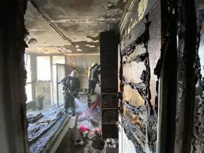 В Киеве 10-летняя девочка получила ожоги при попытке самостоятельно потушить огонь в квартире