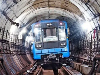 Метро Києва повністю відновило роботу після перевірки "Вокзальної"