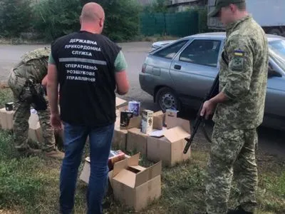 На Донеччині затримали "ВАЗ" із контрафактним алкоголем на понад 500 тис. гривень