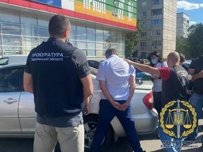 На Харківщині начальника регіонального відділу Держгеокадастру викрили на хабарі в 6 тис. доларів