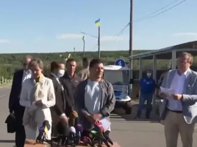 Зеленский с президентом Швейцарии прибыли в Станицу Луганскую