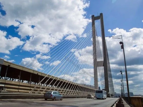 В КГГА предупредили об ограничении движения транспорта на съезде с Южного моста