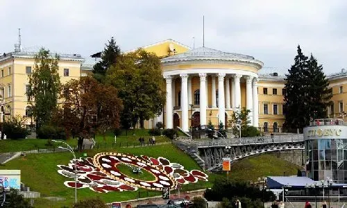 Ексдиректора Жовтневого палацу судитимуть за підозрою у заподіянні збитків на 500 тис. гривень