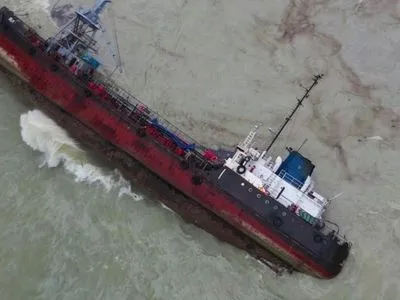 Подъем танкера Delfi: объявлен тендер на более 24 млн гривен