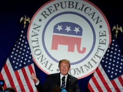 Выборы в США: Республиканцы отменили съезд партии, где Трампа должны были объявить официальным кандидатом