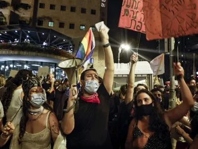 Пандемия: на фоне ухудшения ситуации с COVID-19 - в Израиле продолжаются антиправительственные протесты и стычки