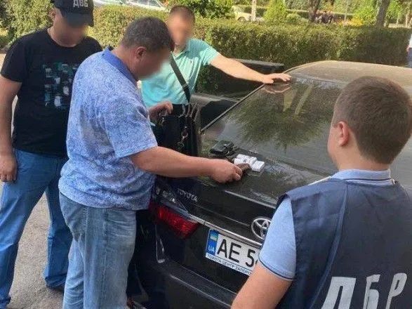 В Днепропетровской области полковника полиции уличили в вымогательстве 5 тыс. грн взятки