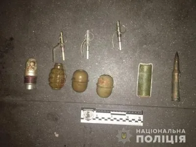 На железнодорожной станции "Граково" ночью задержали мужчину с гранатами
