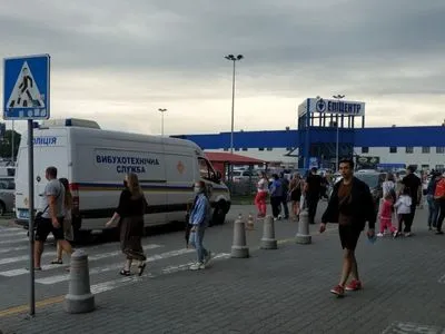 На Львівщині через "замінування" ТРЦ евакуйовали близько 5 тисяч людей