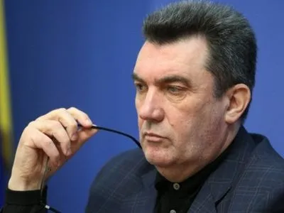 Рассматривают несколько кандидатов на замену Кучмы в ТКГ - Данилов