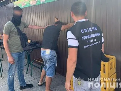 На Київщині затримали депутата сільради під час отримання 1500 доларів хабаря