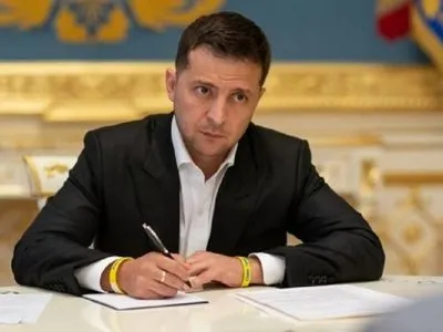 Зеленський проводить консультації щодо кандидатури на місце Кучми в ТКГ