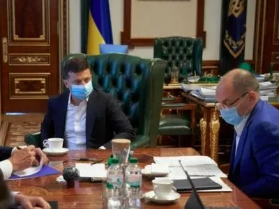 Степанов "фундаментально" має вирішити питання із зарплатою лікарів – Президент