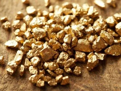 Цены золота бьют исторические рекорды: экономист посоветовал украинцам, нужно ли вкладывать в драгметаллы